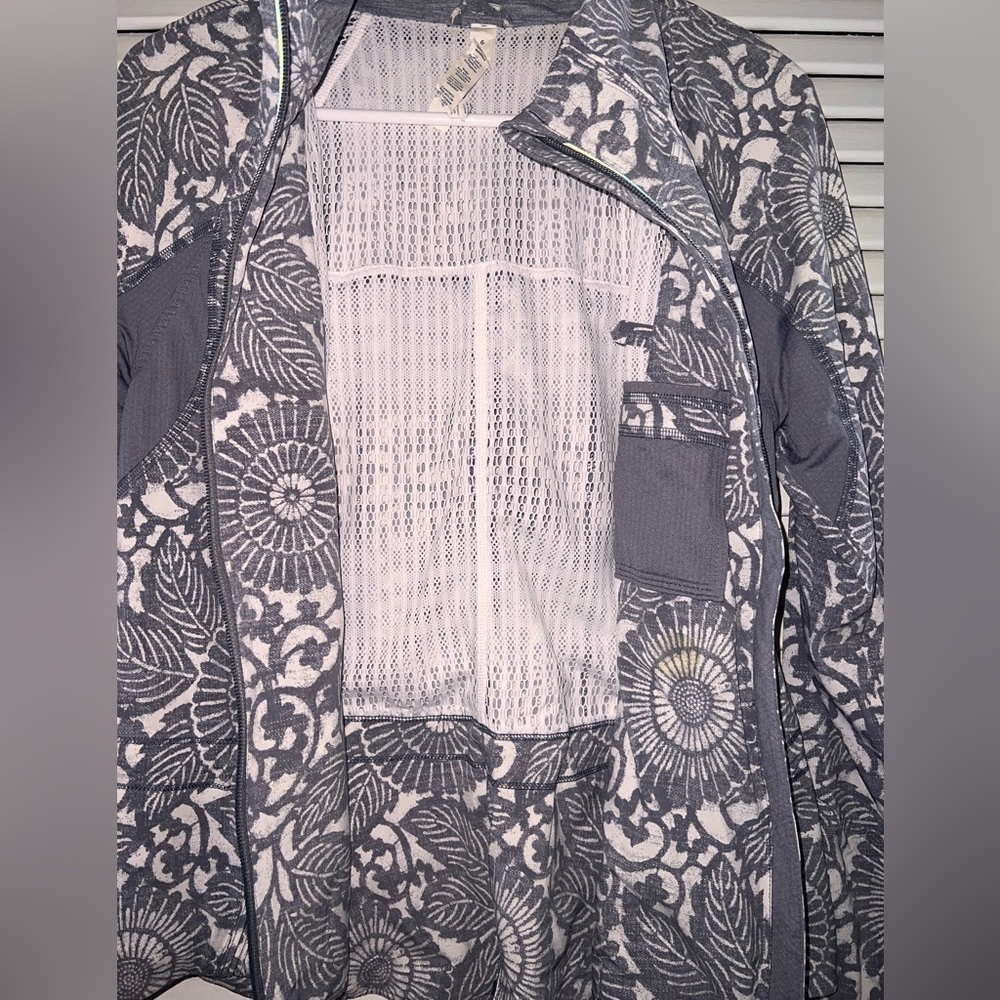 Lululemon Jacket - Picture 11 of 13